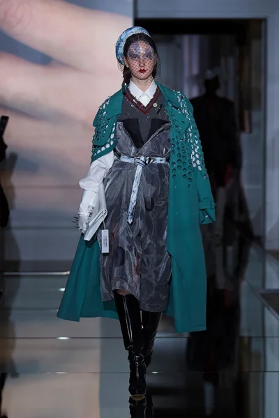 Look 29